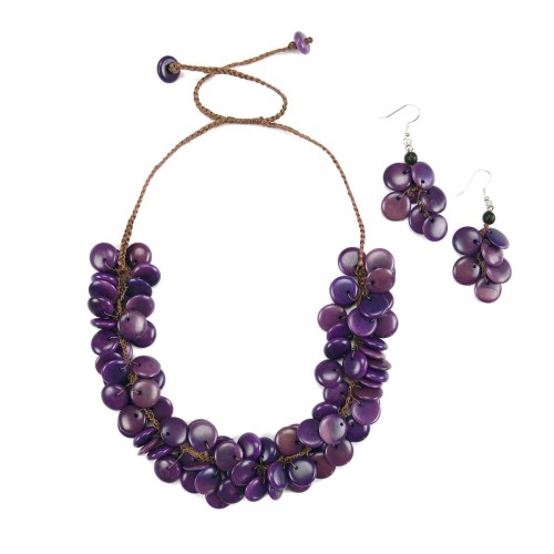 A picture of the purple tagua crocheted set, made from beads of tagua.