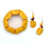 A picture of the yellow chunky bracelet and earring.