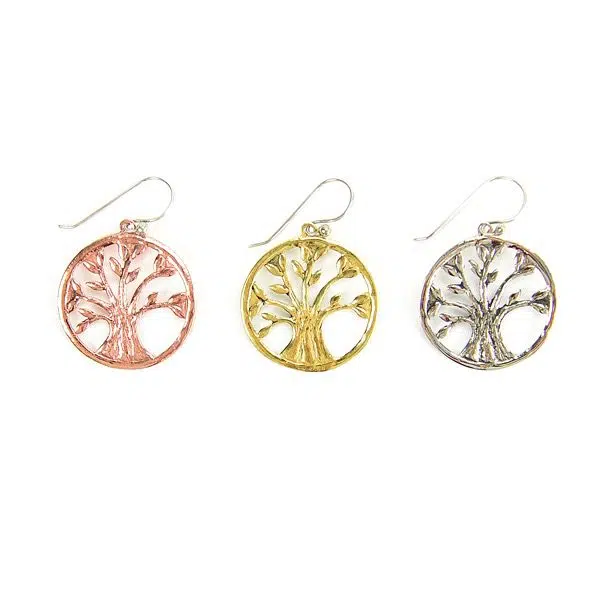 A picture of the vida earrings, coming in the three colors, bronze, gold, and silver.