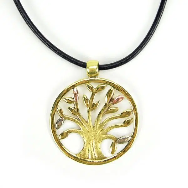 A picture of the vida necklace made from gold