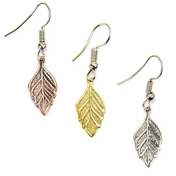 A picture of the three leaves earrings, the color in this picture are, bronze, golden, and silver.