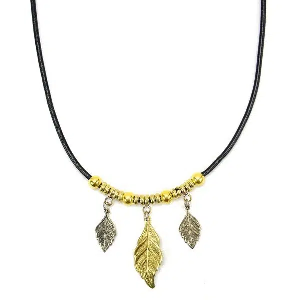 A picture of a golden three leaves necklace.