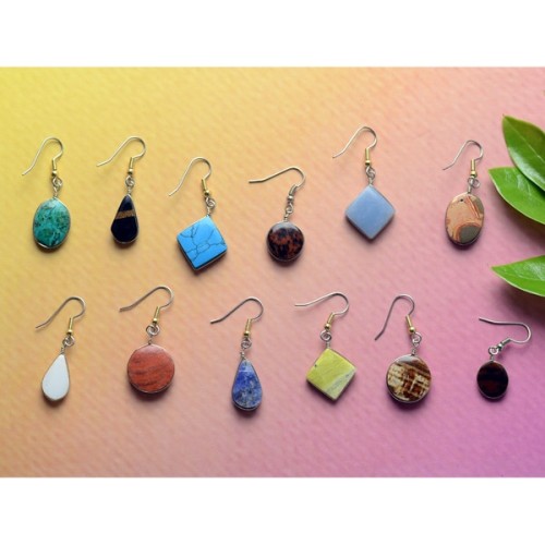 A large verity of colors for the simple stone earrings.