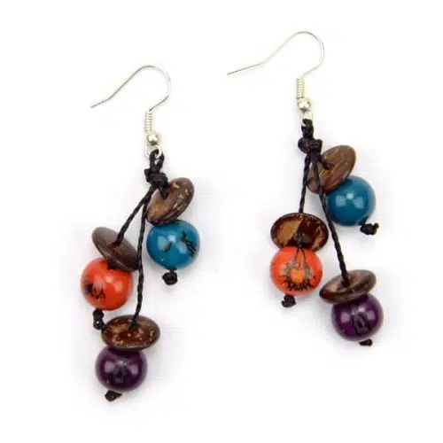 A picture of the triple strand taguilla earrings.