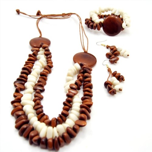 A picture of the brown and white tagua smile set.