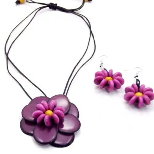 A close up picture of the purple solitary flower set.