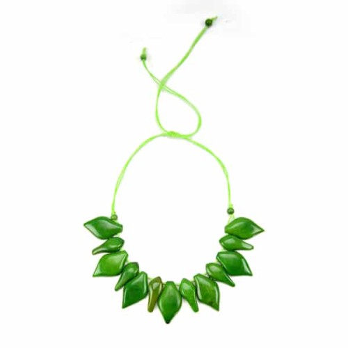 A picture of the green botany necklace.