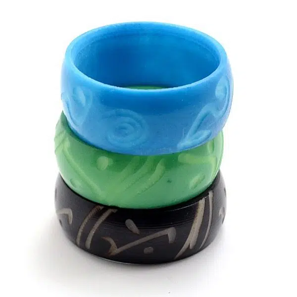 A picture of the colored tagua ring band , comes in a verity of colors.