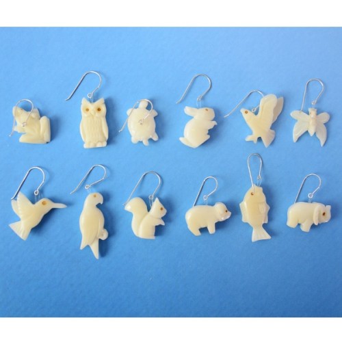 A bunch of different design for the animal earrings, those designs are, frog, owl, turtle, rabbit, eagle, dragonfly, hummingbird, parrot, squirrel, pig, fish, and elephant.