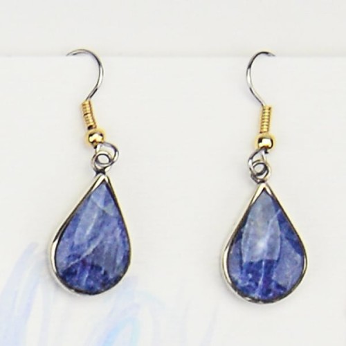 A picture of the stone solo earrings, the color of the semi precious stone is blue.