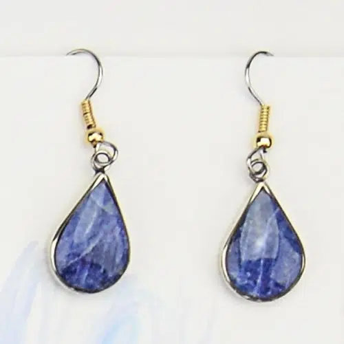A picture of the stone solo earrings, the color of the semi precious stone is blue.