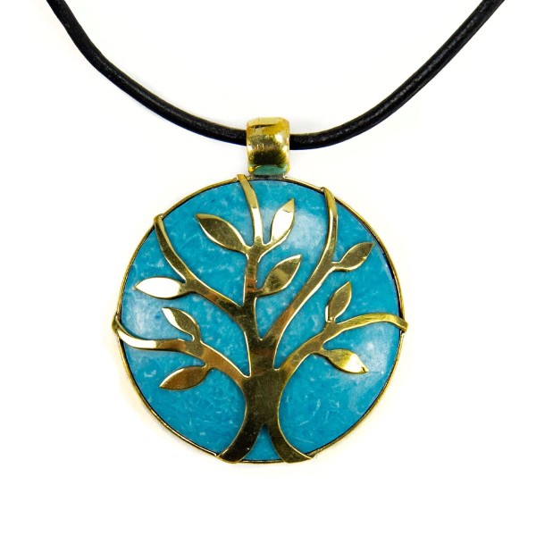 A close up picture of the turquoise sylvan stone necklace.
