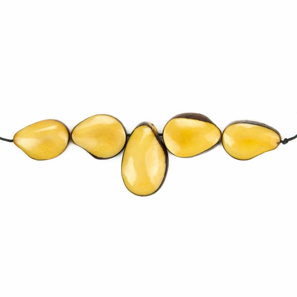 A picture of the yellow cinco tagua necklace.