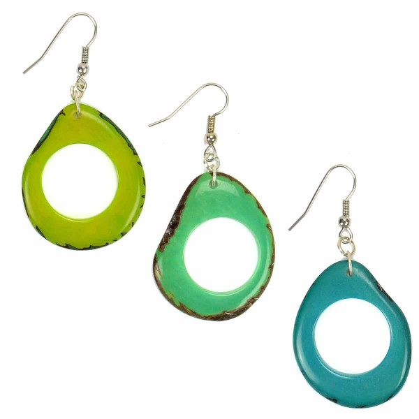 A picture of three different colors for the cadena earrings, those colors are green, turquoise, and light blue.