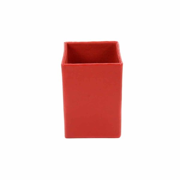 A picture of the red leather pen holder
