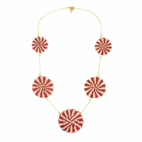 Woven straw circles added on a chain to make this necklace, the straw circles come in a verity of colors. The color in this picture is red.