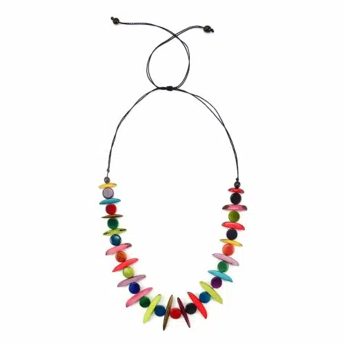 A picture of a splinter tagua necklace made from tagua