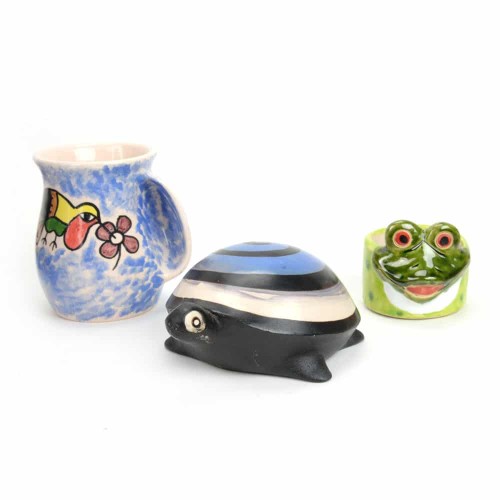 Three different ceramic pieces that come in a bundle, this bundle has a vase, a frog mug and a turtle